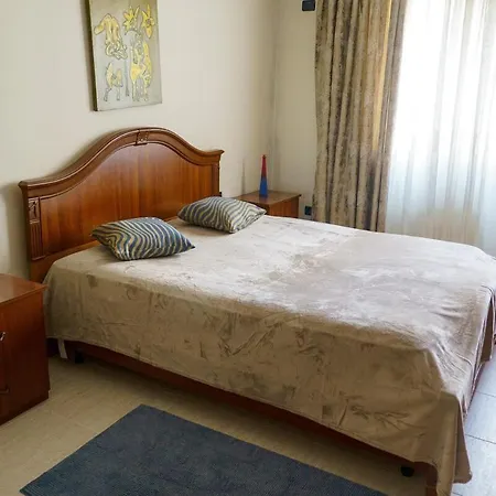 Διαμέρισμα Cozy Flat At Komuna E Parisit Τίρανα