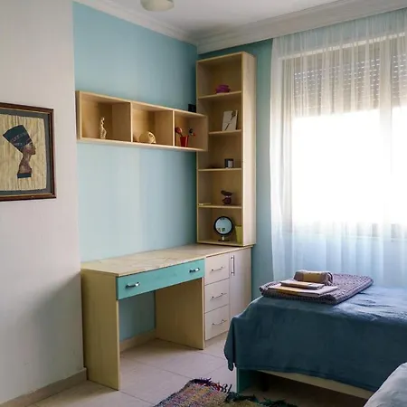 Cozy Flat At Komuna E Parisit