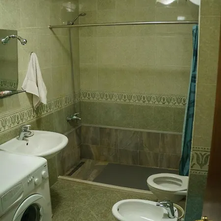 Apartment Cozy Flat At Komuna E Parisit